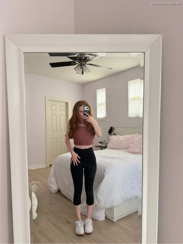 Francesca Capaldi photo 24 of 837