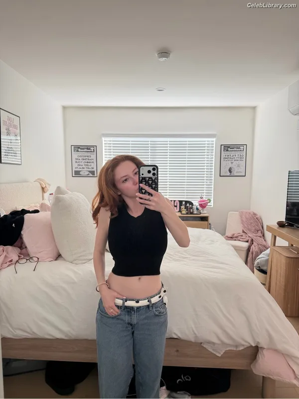 Francesca Capaldi photo 3 of 837