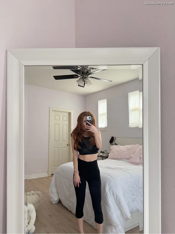 Francesca Capaldi photo 4 of 837