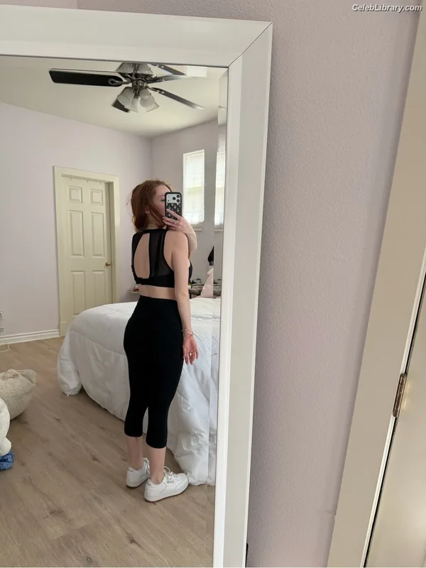 Francesca Capaldi photo 6 of 837