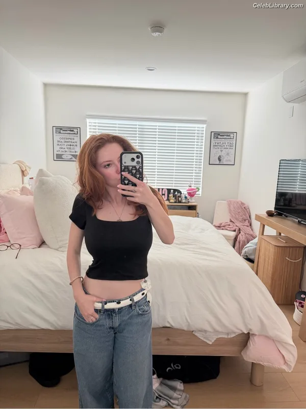 Francesca Capaldi photo 7 of 837