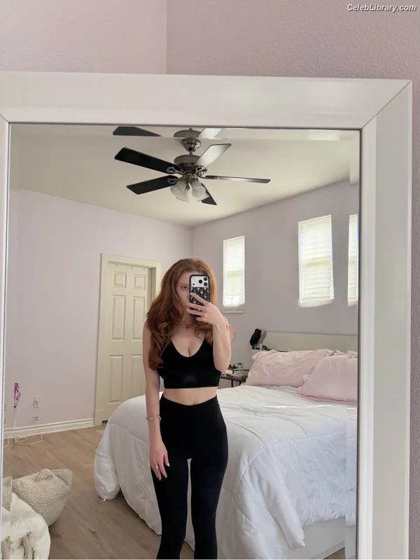 Francesca Capaldi photo 11 of 837