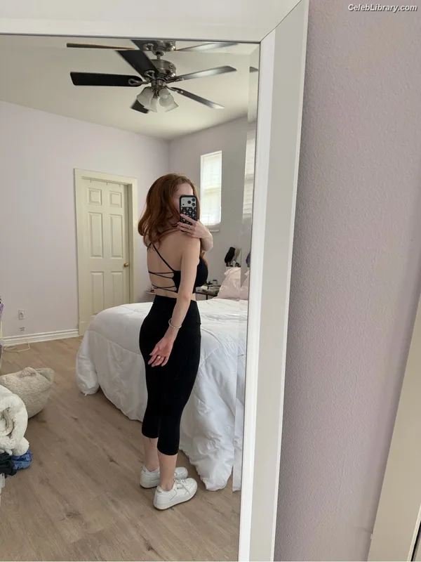 Francesca Capaldi photo 12 of 837