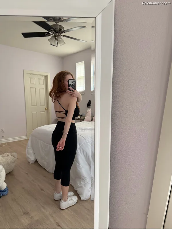 Francesca Capaldi photo 13 of 837