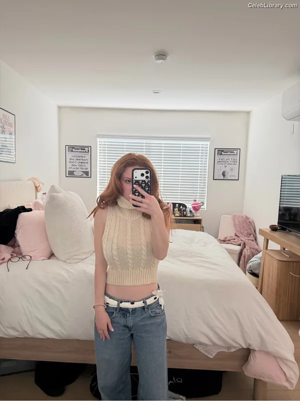Francesca Capaldi photo 17 of 837