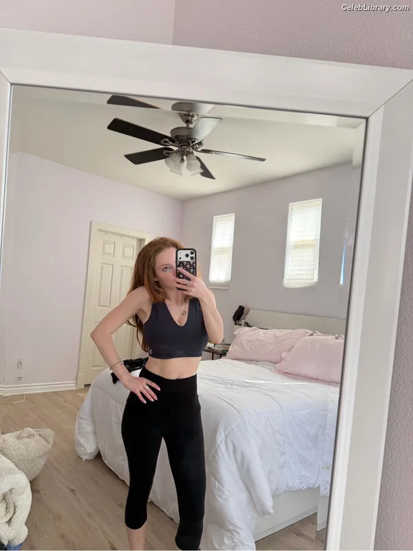 Francesca Capaldi photo 18 of 837