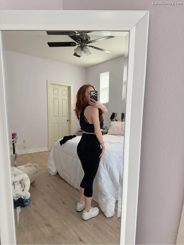 Francesca Capaldi photo 22 of 837