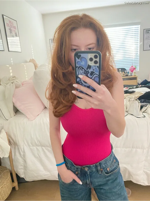 Francesca Capaldi photo 6 of 837