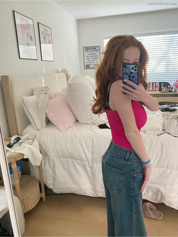 Francesca Capaldi photo 8 of 837