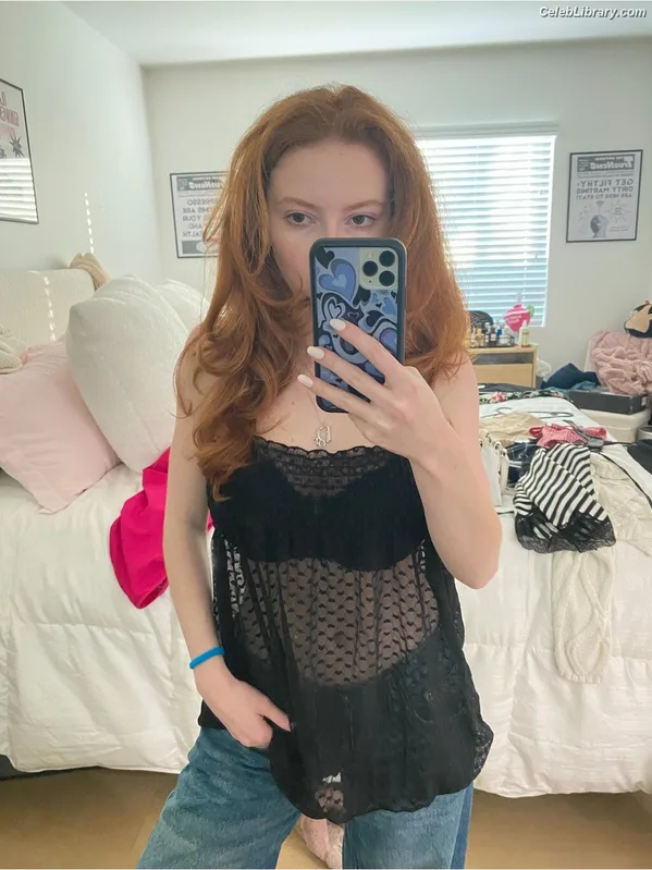 Francesca Capaldi photo 10 of 837