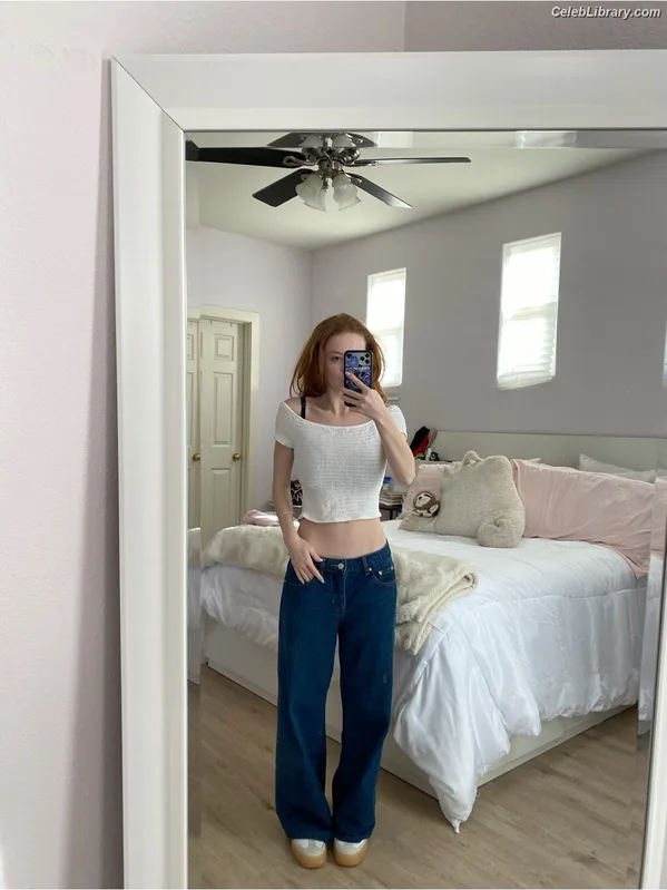 Francesca Capaldi photo 14 of 837