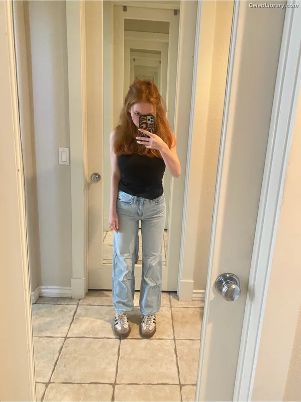 Francesca Capaldi photo 1 of 837