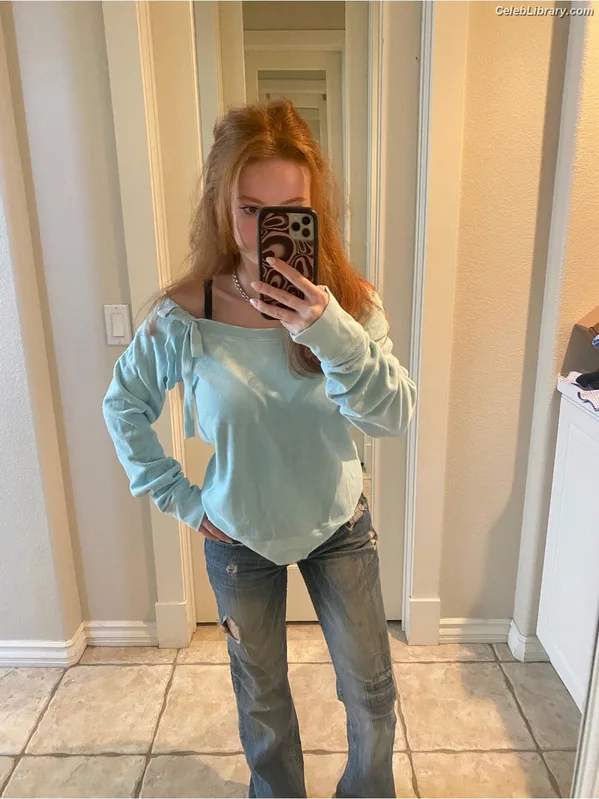 Francesca Capaldi photo 4 of 837