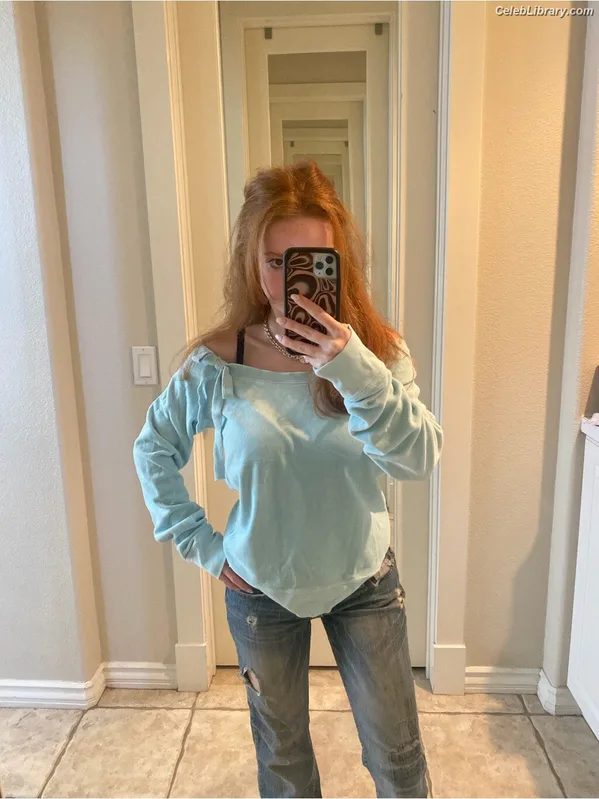 Francesca Capaldi photo 6 of 837