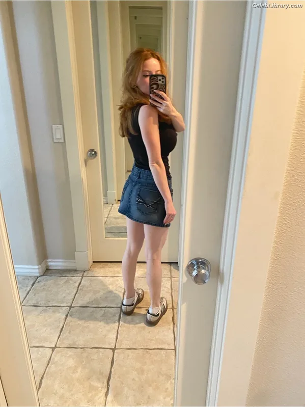 Francesca Capaldi photo 17 of 837
