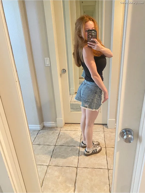 Francesca Capaldi photo 19 of 837