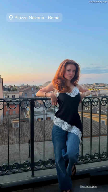 Francesca Capaldi photo 20 of 837