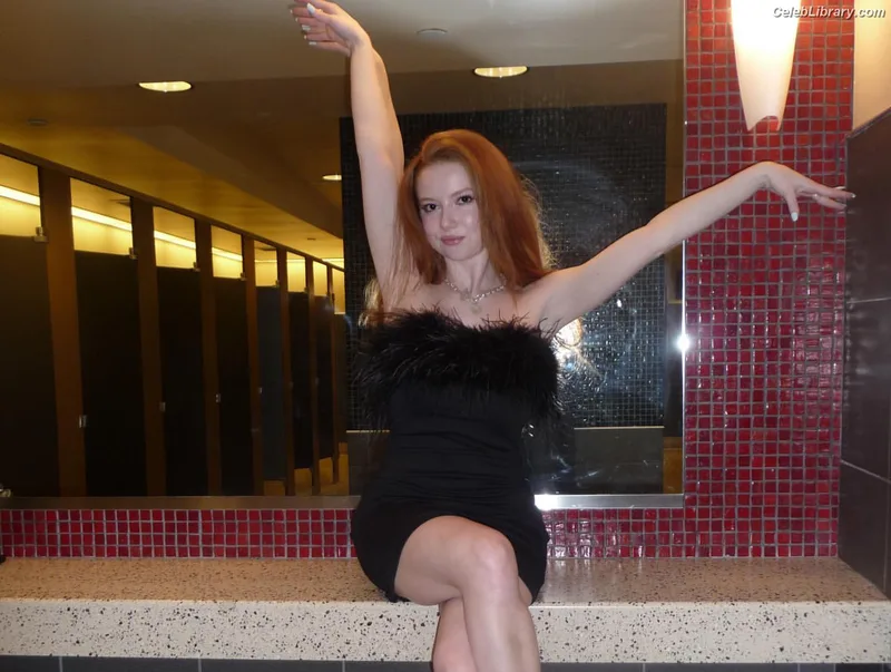 Francesca Capaldi photo 21 of 837
