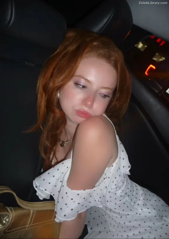Francesca Capaldi photo 2 of 837