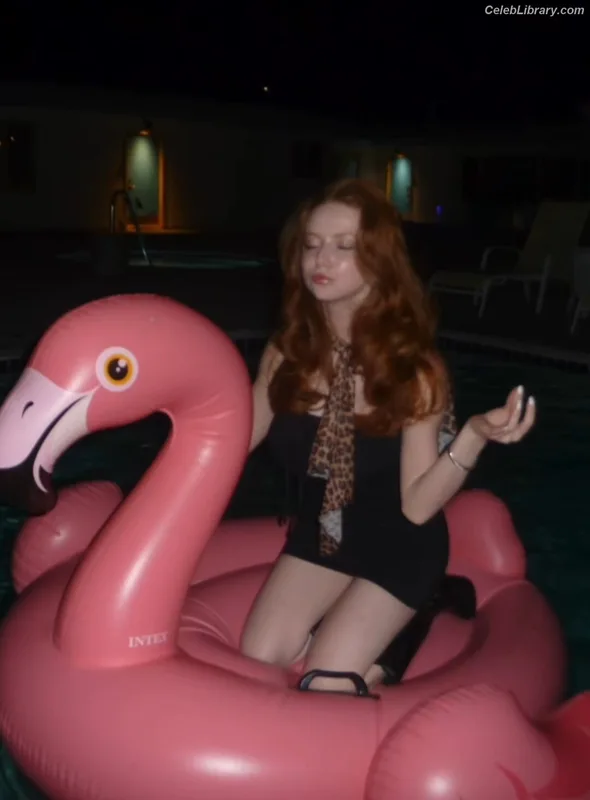 Francesca Capaldi photo 7 of 837