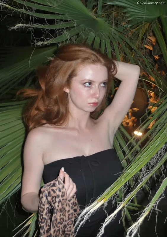 Francesca Capaldi photo 8 of 837