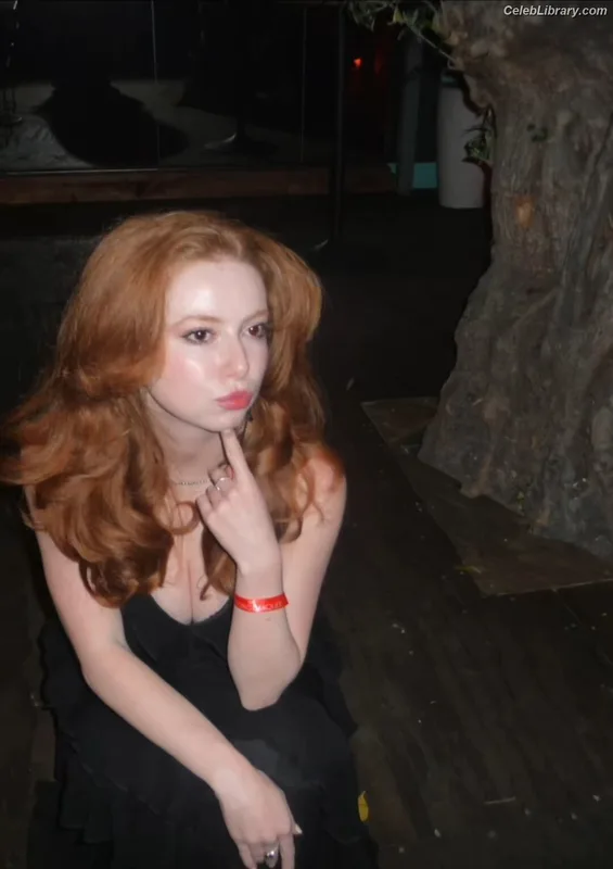 Francesca Capaldi photo 9 of 837