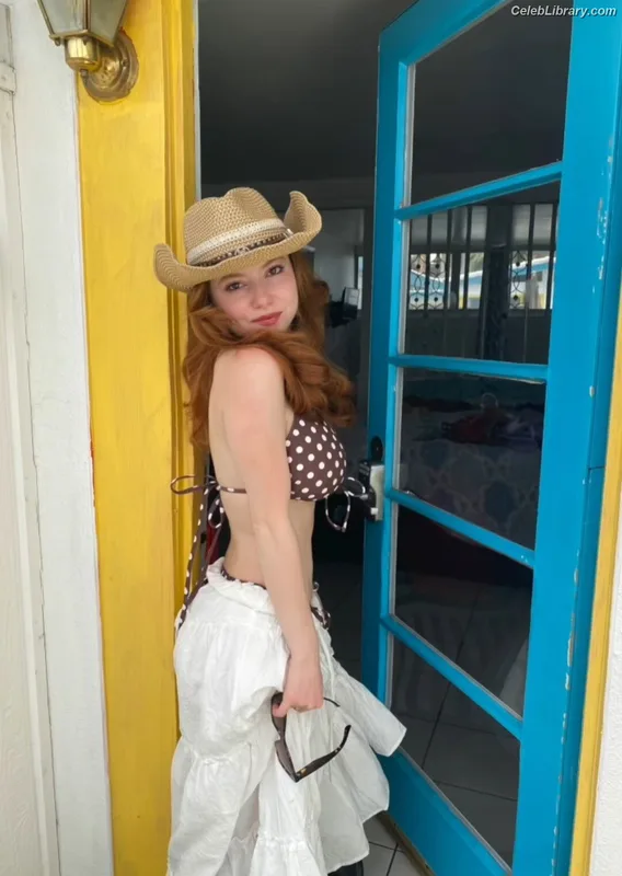 Francesca Capaldi photo 10 of 837