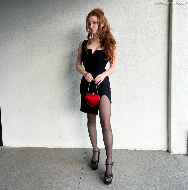 Francesca Capaldi photo 1 of 837