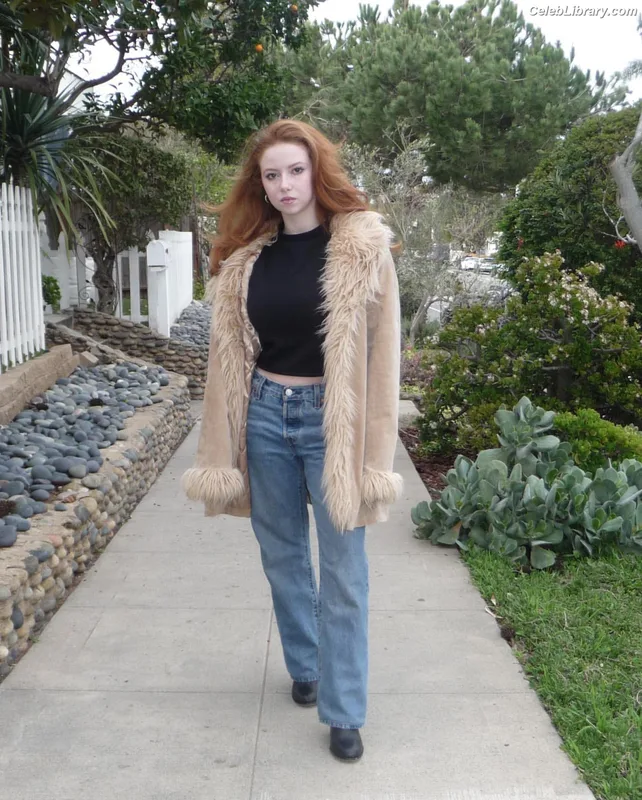 Francesca Capaldi photo 13 of 837