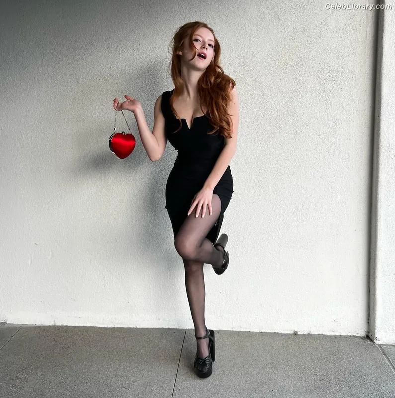 Francesca Capaldi photo 6 of 837