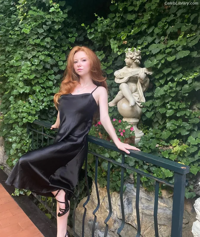 Francesca Capaldi photo 9 of 837