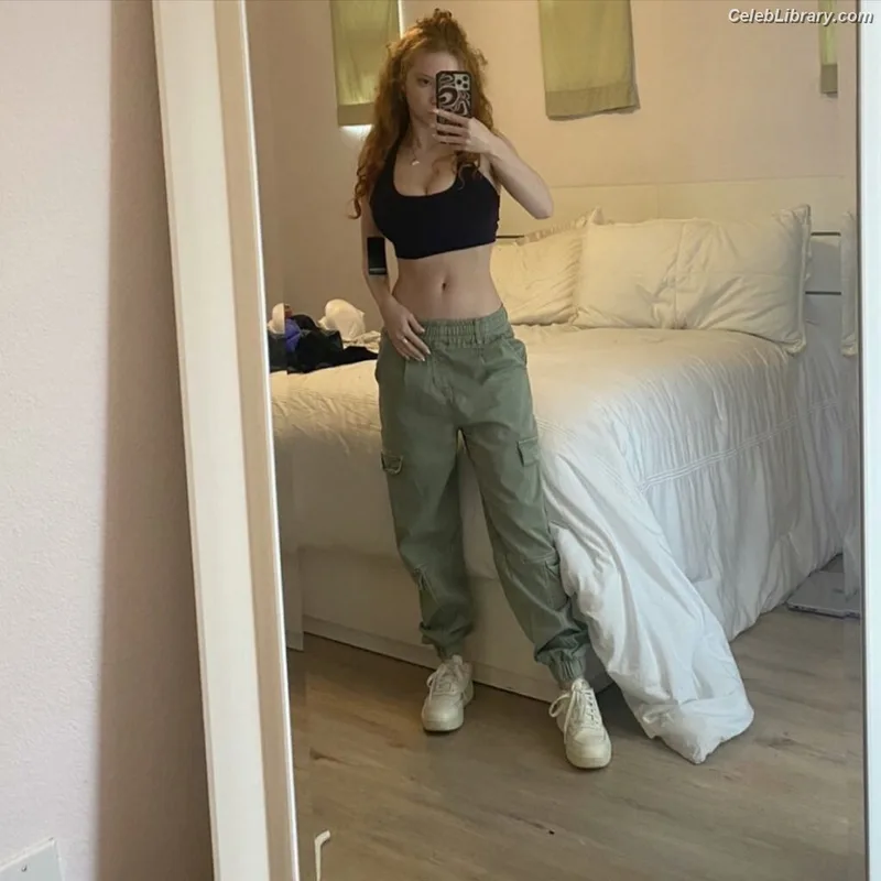 Francesca Capaldi photo 12 of 837