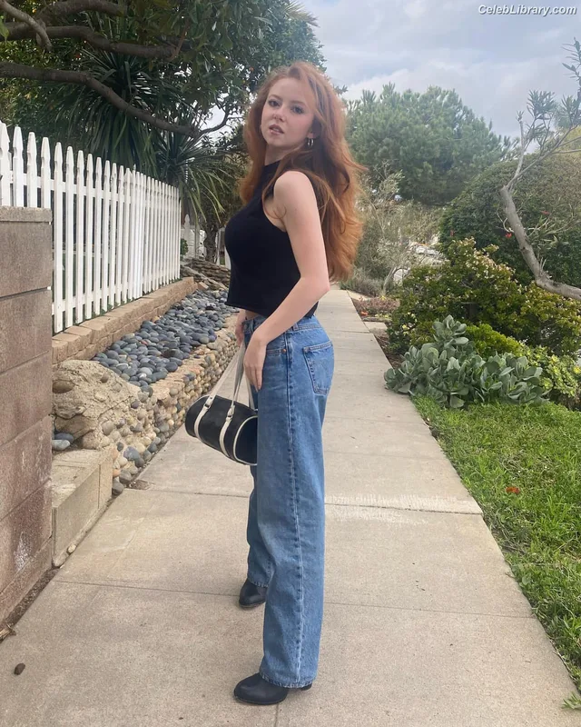 Francesca Capaldi photo 16 of 837