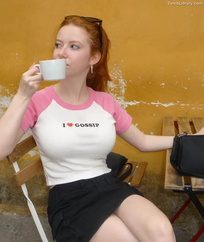 Francesca Capaldi photo 19 of 837