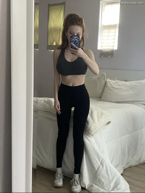 Francesca Capaldi photo 7 of 837