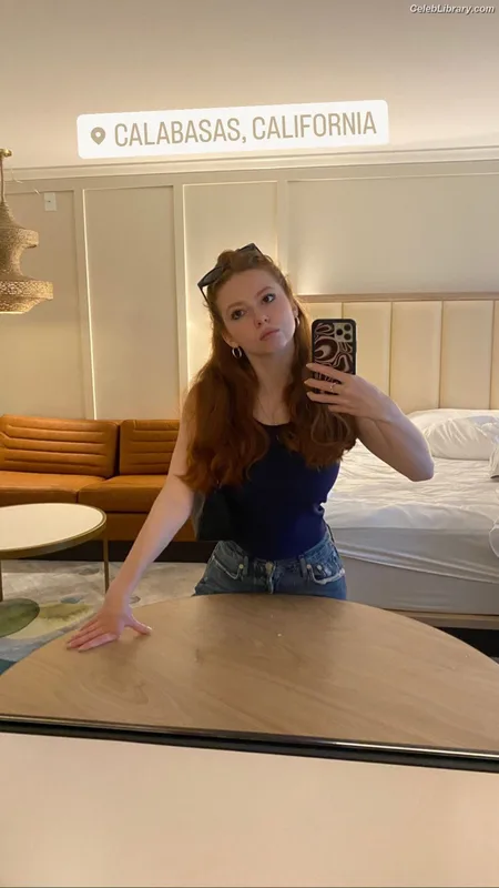 Francesca Capaldi photo 10 of 837