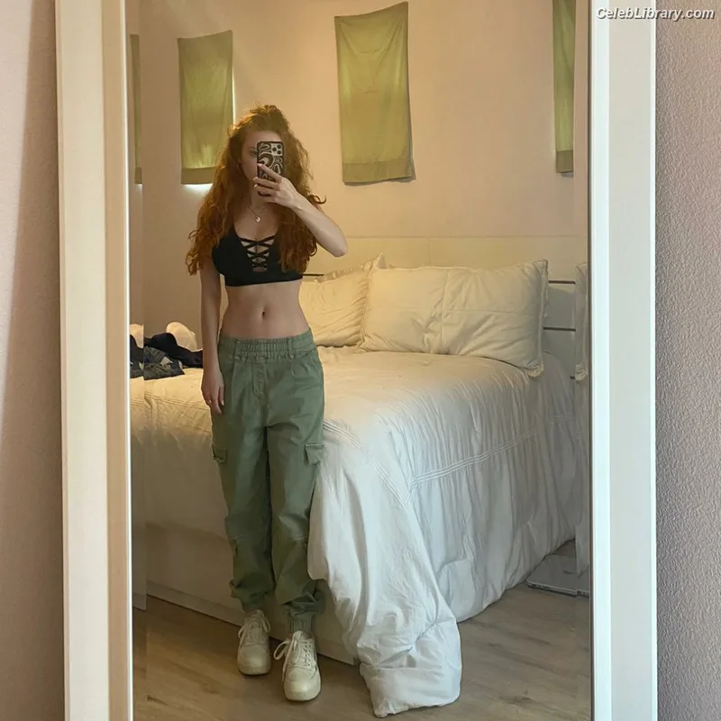 Francesca Capaldi photo 11 of 837