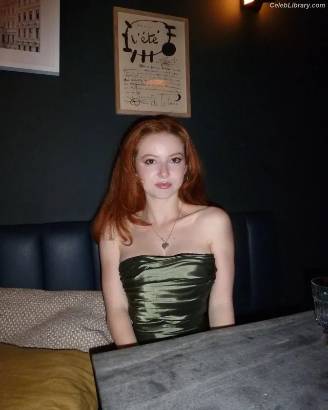 Francesca Capaldi photo 23 of 837