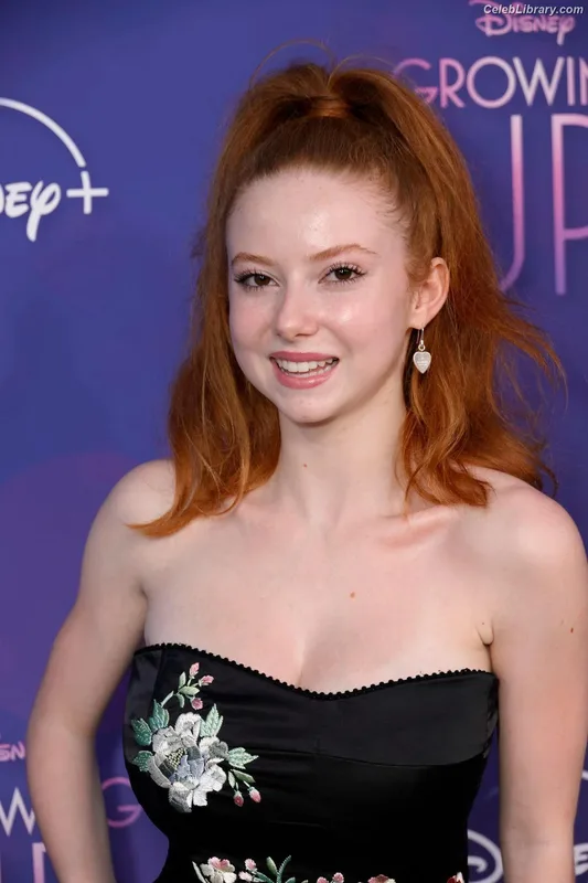 Francesca Capaldi photo 9 of 837