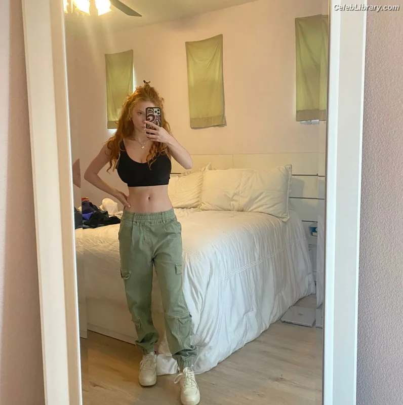 Francesca Capaldi photo 10 of 837