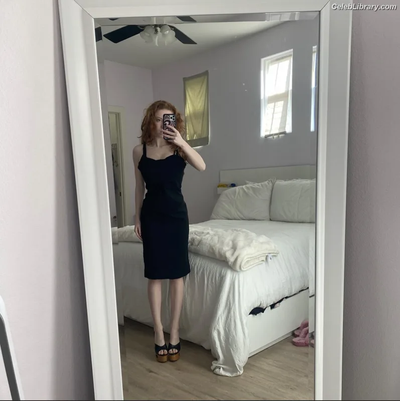 Francesca Capaldi photo 14 of 837