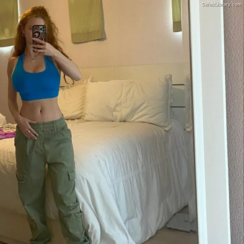 Francesca Capaldi photo 21 of 837