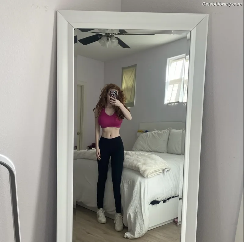 Francesca Capaldi photo 23 of 837