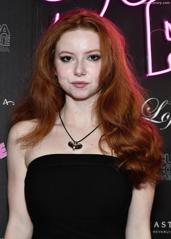 Francesca Capaldi photo 3 of 837