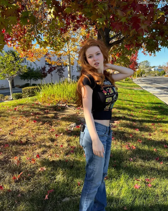 Francesca Capaldi photo 2 of 837
