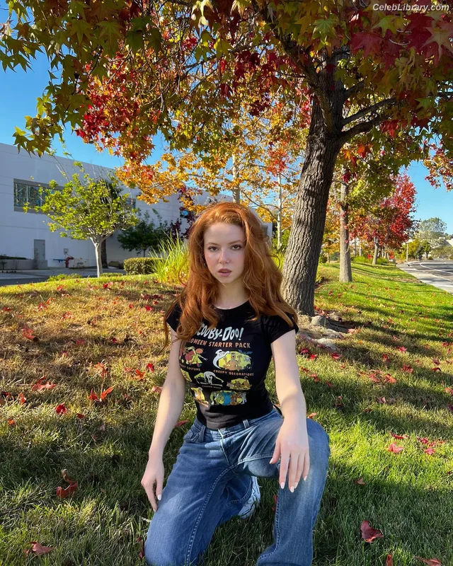 Francesca Capaldi photo 3 of 837