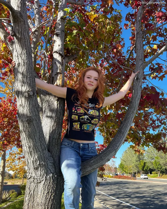 Francesca Capaldi photo 7 of 837