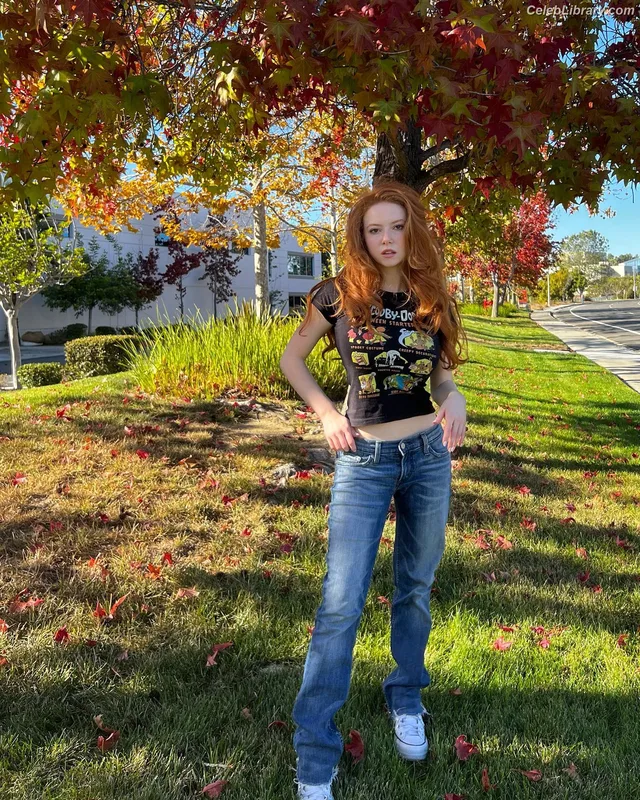 Francesca Capaldi photo 9 of 837
