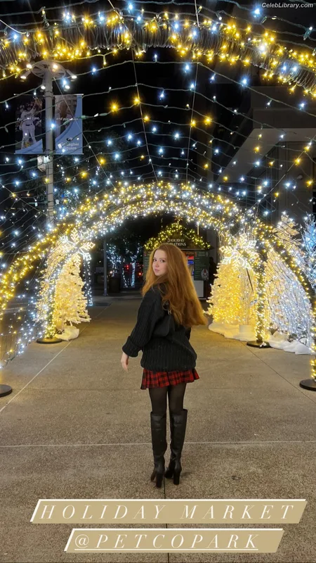 Francesca Capaldi photo 11 of 837