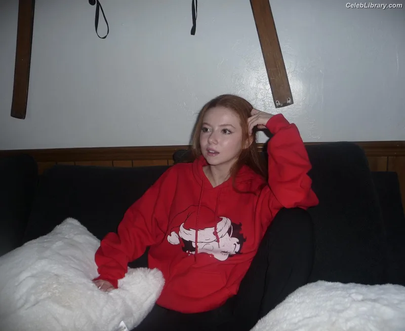 Francesca Capaldi photo 13 of 837